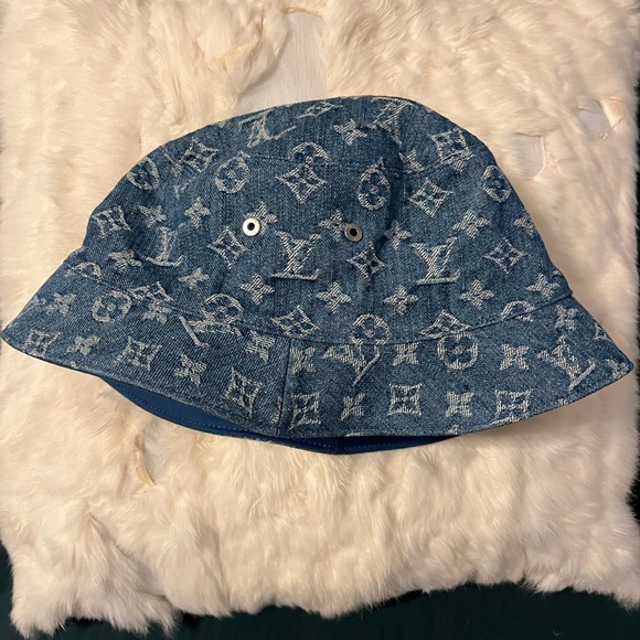 Authentic Louis Vuitton Denim Reversible Bucket Hat - Picture 4 of 16